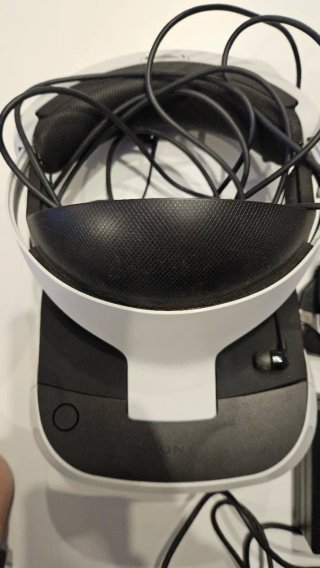 PS4 slim + PS VR + Aim Controller Sony