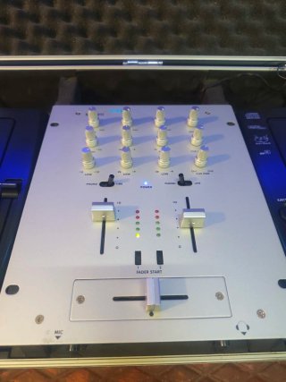 Equipo DJ Stanton S.300 (2 Reproductores + Mezclad