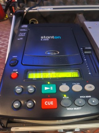 Equipo DJ Stanton S.300 (2 Reproductores + Mezclad