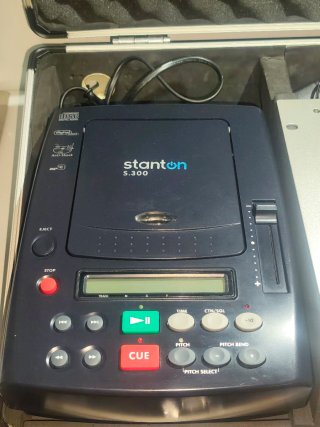 Equipo DJ Stanton S.300 (2 Reproductores + Mezclad
