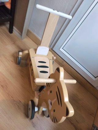Andador y correpasillos de madera
