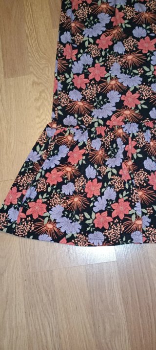 Vestido Fórmula Joven Talla L y Colgante