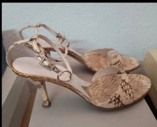 Sandali eleganti in pelle