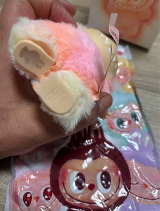 Muñeca Labubu Pop Mart Peluche Naranja Rosa