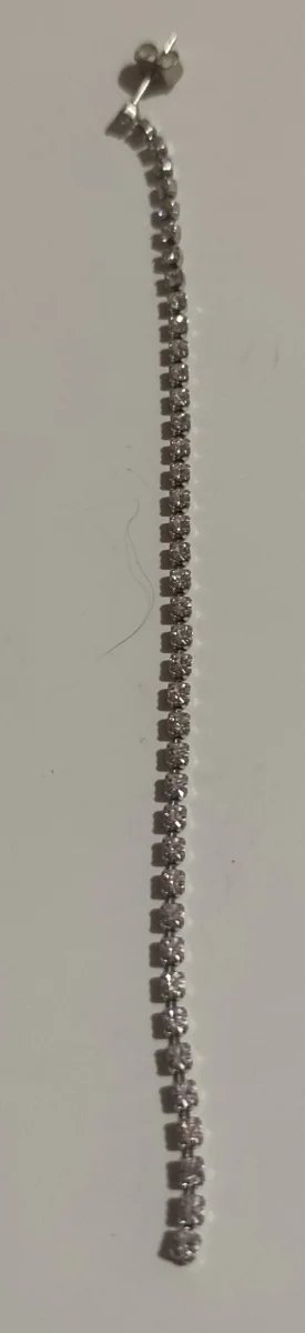 Orecchino pendente con strass