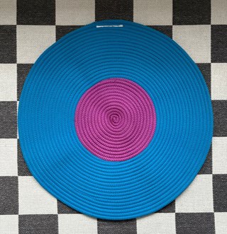 Alfombra redonda IKEA 72,5 cm azul y rosa