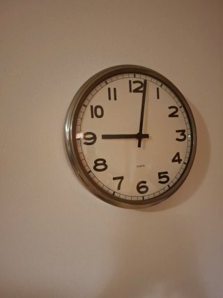 Reloj de pared redondo