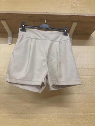 Shorts ecopelle vita alta eleganti beige M