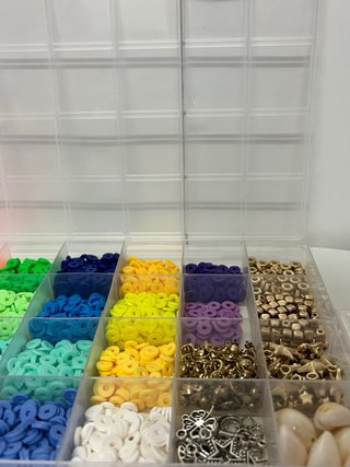 Maletín con abalorios para bisutería