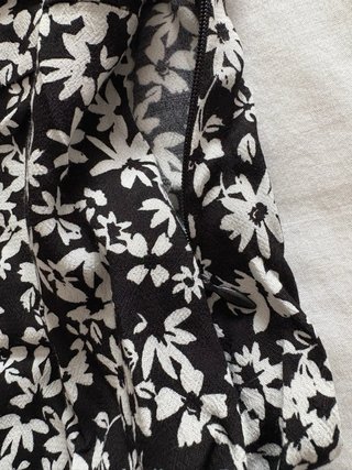 Vestido floral negro y blanco