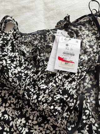 Vestido floral negro y blanco