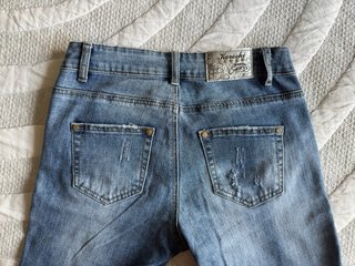 Pantalones vaqueros Koröshi con piedras