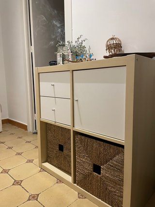 Mueble de almacenaje con cestas