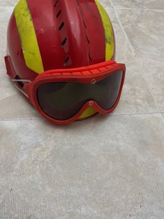 Casco MSA para emergencias