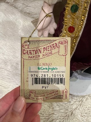 Muñeca artesanal La Reina cartón piedra