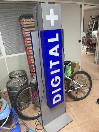 Cartel DIGITAL + con + Movistar