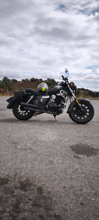 Keeway Superlight 125 Negra