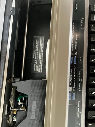 Máquina de escribir electrónica Panasonic R191 – F