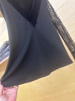 Maglia nera pizzo scollo V elegante nuova