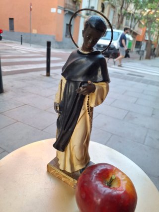 Figura San Martín de Porres, Yeso