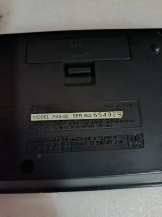 TECLADO/ PIANO/ YAMAHA PSS-30