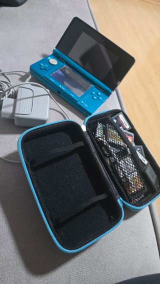 Nintendo 3DS Azul + Accesorios
