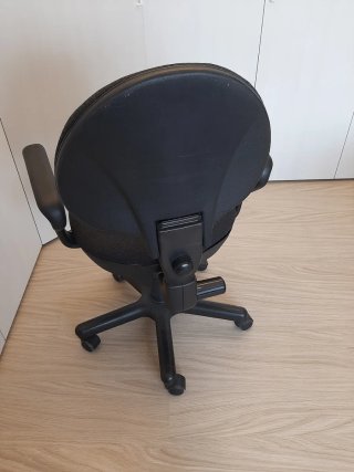 Poltrona da ufficio nera