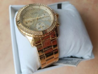 Reloj Guess Dorado