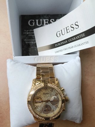 Reloj Guess Dorado