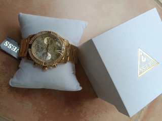 Reloj Guess Dorado