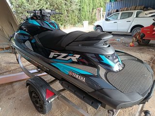 Yamaha FZR SHO 240CV moto de agua