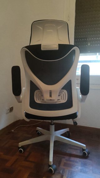 Silla de oficina ergonómica negra