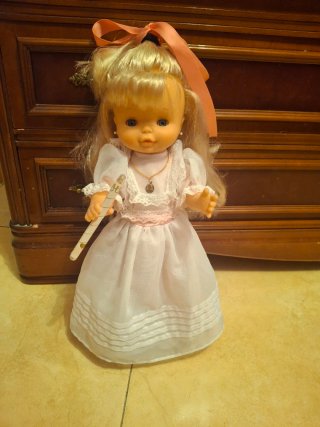 Muñeca antigua comunión vestido blanco