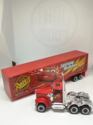 Lote Cars: Rayo McQueen y Camión Mack (Metal)