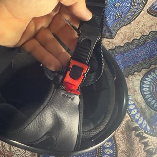 Casco de moto negro