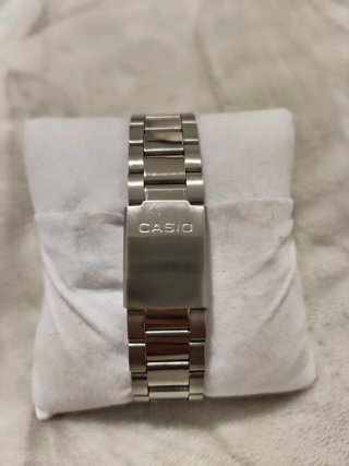 Reloj Casio Azul y Plateado