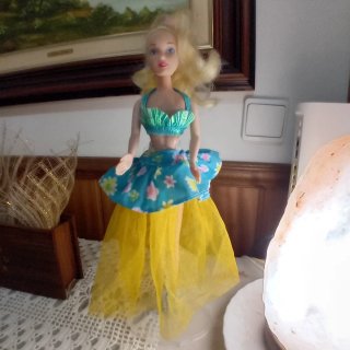 Boneca Barbie com Roupa Original