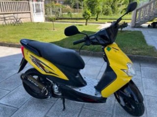 Yamaha Jog RR Amarilla
