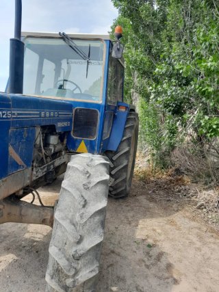 Tractor Ebro 6125 Dt