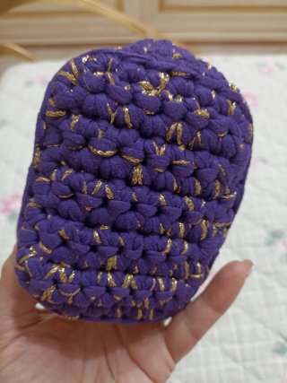 Piccola borsa uncinetto con perle rosa e bianche