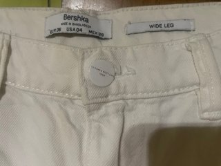 Pantalones anchos Bershka blancos Talla M