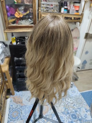 Peluca rubia ondulada balayage
