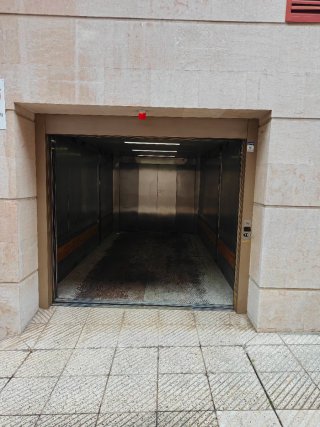 Garaje comunitario pumarin en edificio 6 plazas