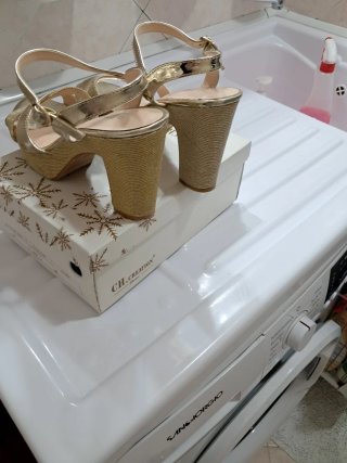 Sandali donna oro tacco brillantinato 39