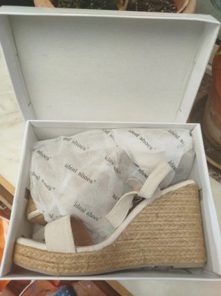 Sandalias cuña esparto beige hebilla brillantes 41