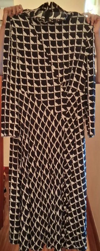 Vestido largo estampado blanco y negro