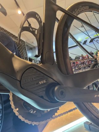 Bici de carretera eléctrica BH