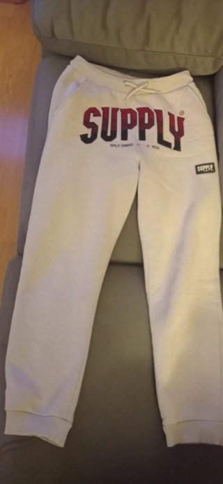 Conjunto Supply: Sudadera, Camiseta y Pantalón