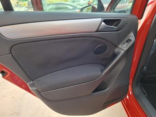 Volkswagen Golf VI 1.6 TDI DPF Advance