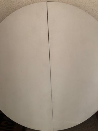 Mesa de comedor redonda madera y blanca